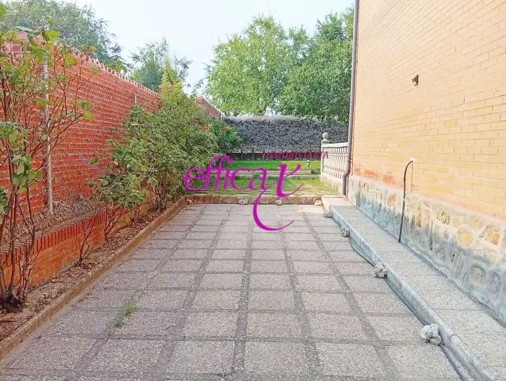 Jardí de Casa o xalet en venda en Alcabón amb Aire condicionat i Calefacció