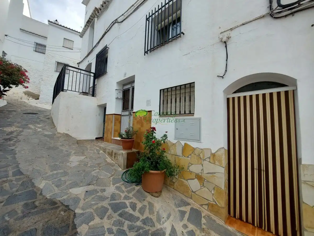Vista exterior de Casa o chalet en venta en Canillas de Albaida con Aire acondicionado, Terraza y Trastero
