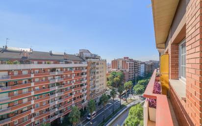 Vista exterior de Pis en venda en  Barcelona Capital amb Balcó