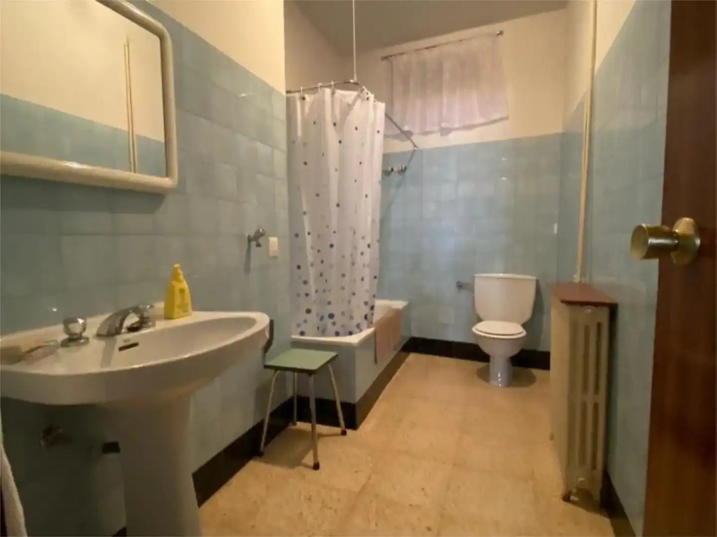Baño de Piso en venta en Alcubilla de Avellaneda con Trastero, Amueblado y Balcón