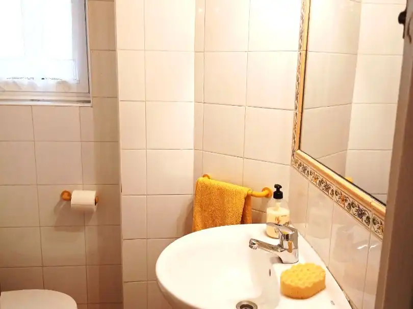 Baño de Piso en venta en Oviedo  con Balcón