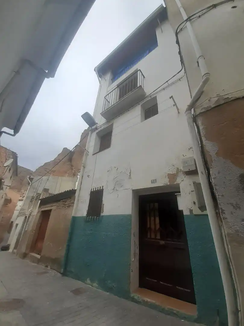 Vista exterior de Casa o chalet en venta en Quel con Calefacción y Amueblado