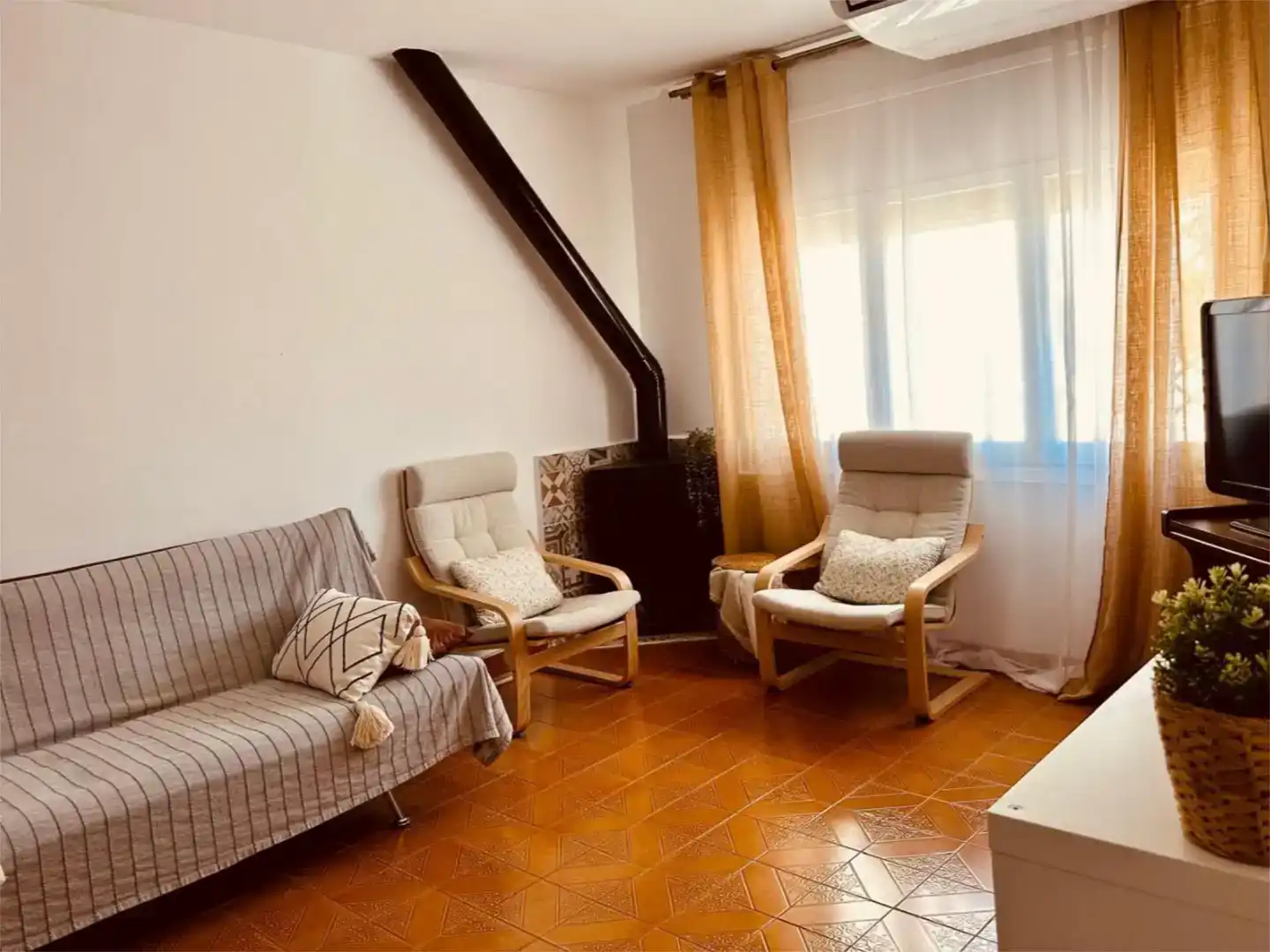 Living room of Flat for rent in Cambrils  with Air Conditioner, Private garden and Storage room