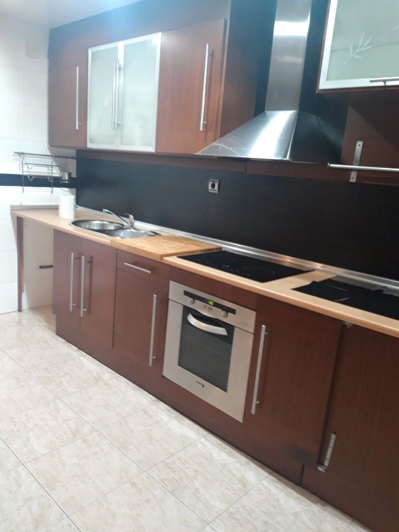 Küche von Wohnung miete in Sant Andreu de la Barca mit Klimaanlage, Heizung und Balkon