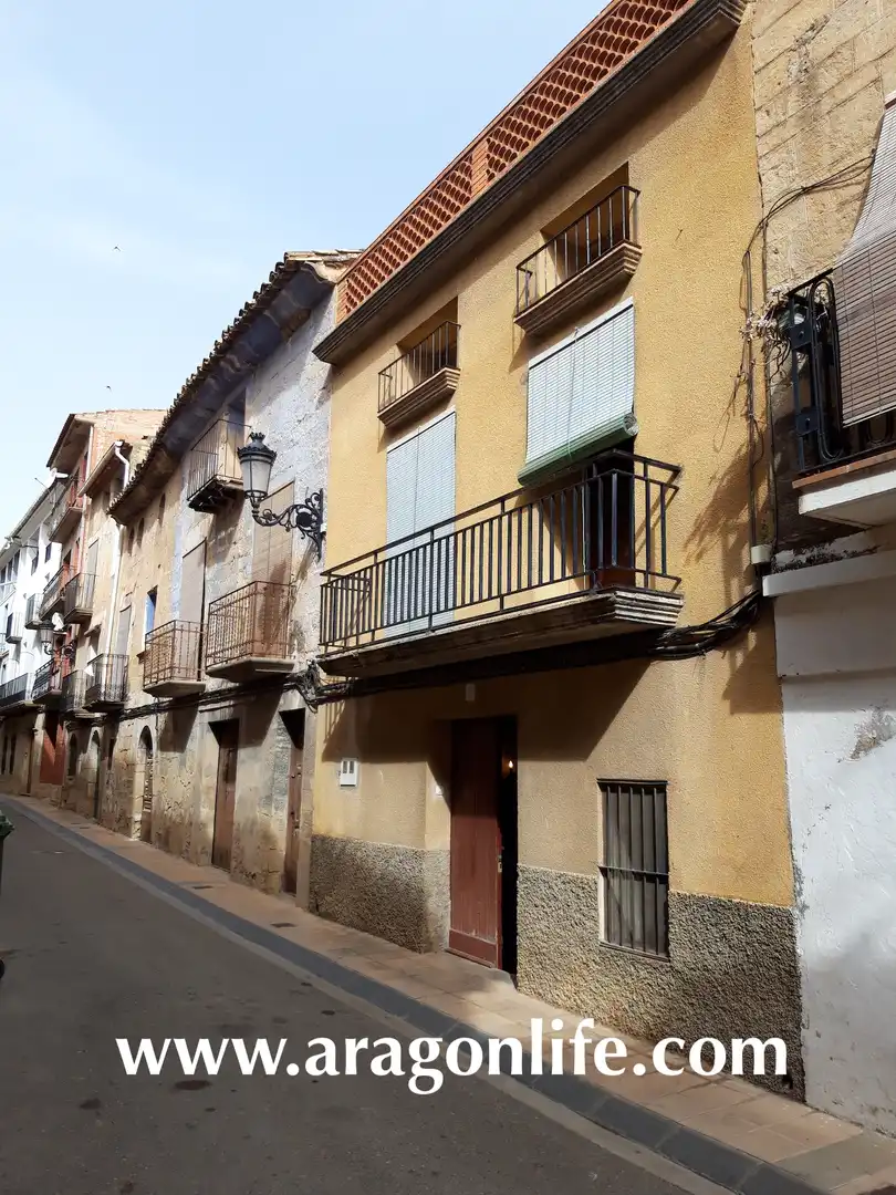 Exterior view of Houses for sale in Maella  with Furnished, Oven and Washing machine