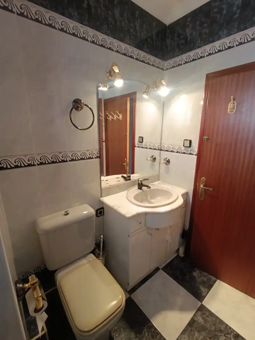 Bathroom of Flat for sale in Jerez de la Frontera