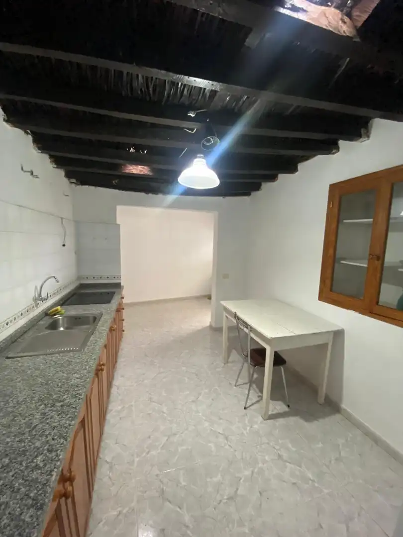 Cuina de Casa o xalet en venda en Frontera amb Jardí privat
