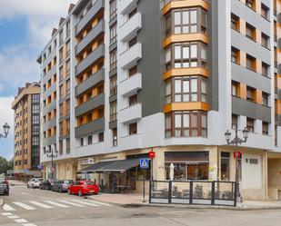 Vista exterior de Local en venda en Oviedo  amb Aire condicionat i Terrassa