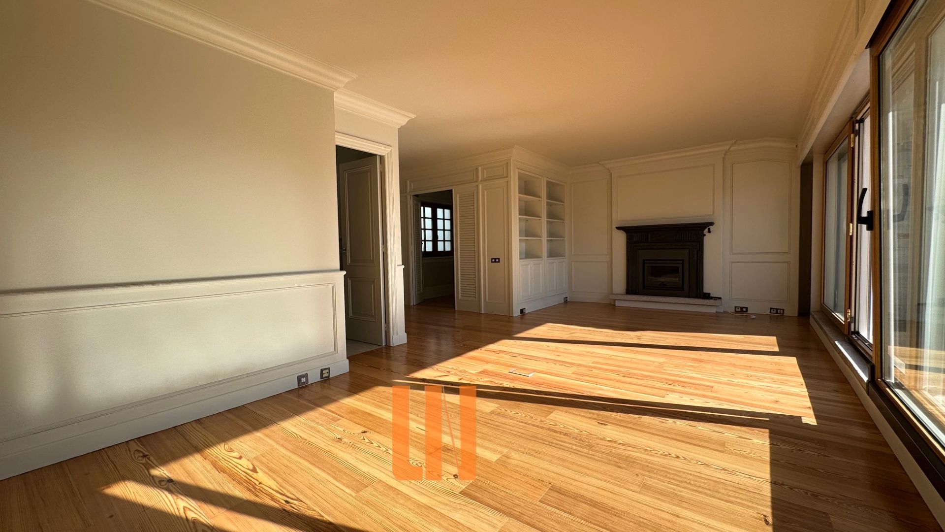 Sala d'estar de Dúplex en venda en A Coruña Capital  amb Calefacció, Parquet i Terrassa