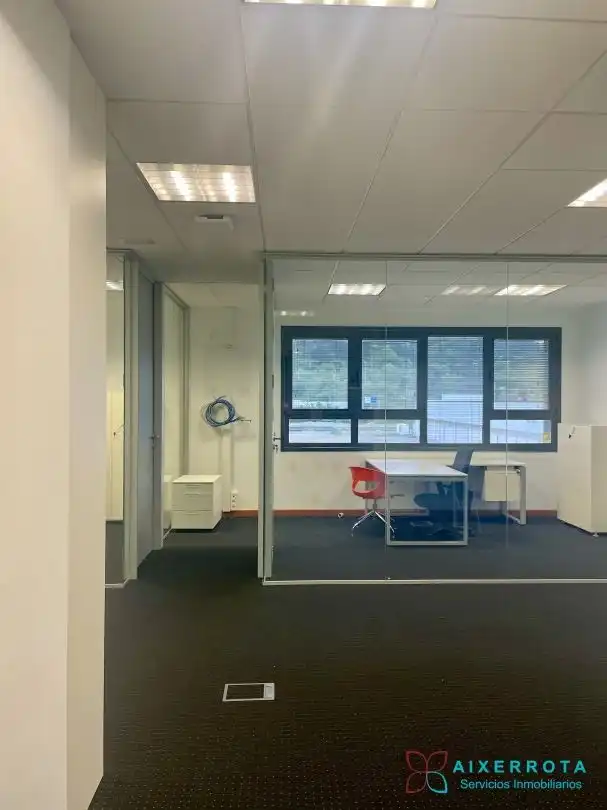 Office for rent in Derio  with Air Conditioner, Heating and Furnished