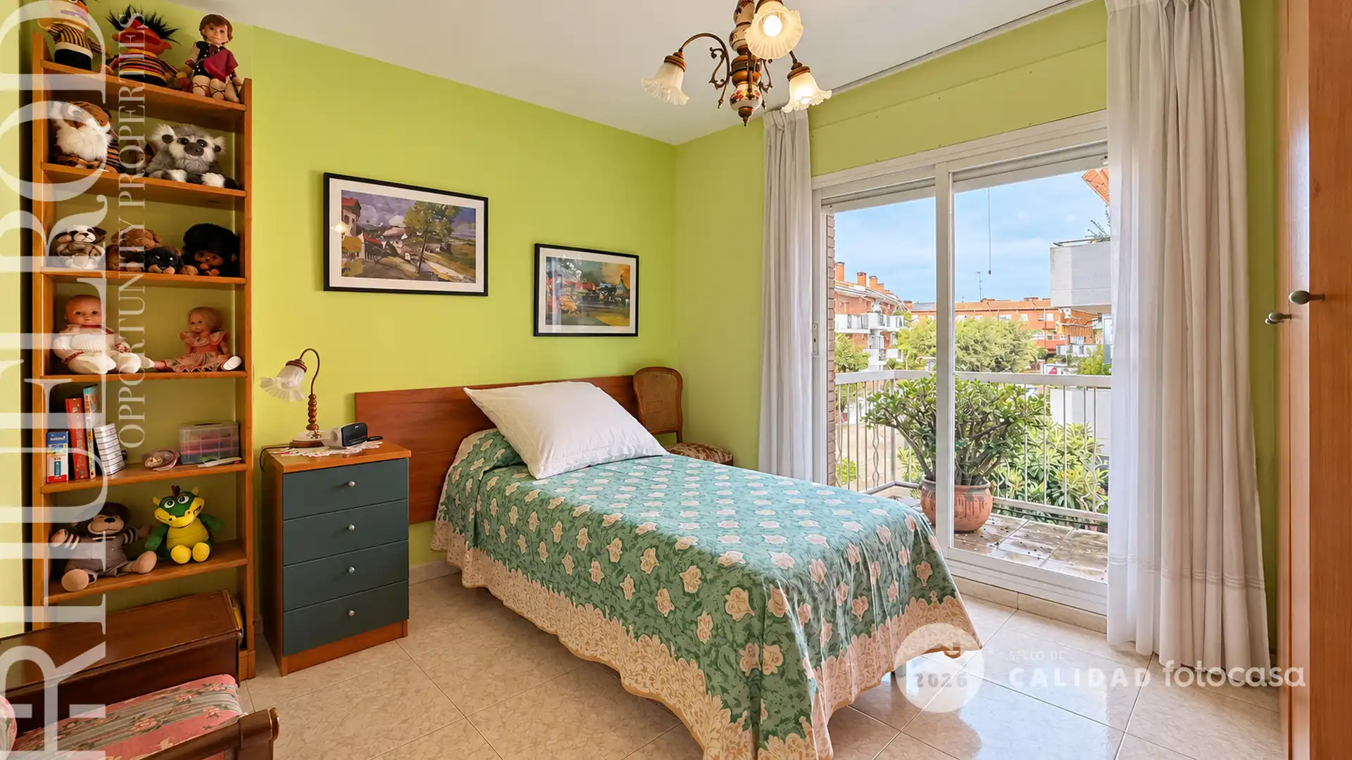 Habitación de Casa adosada en venta en Cerdanyola del Vallès con Aire acondicionado, Calefacción y Jardín privado