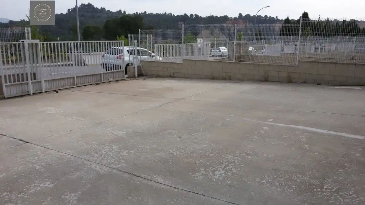 Aparcament de Nau industrial en venda en Subirats