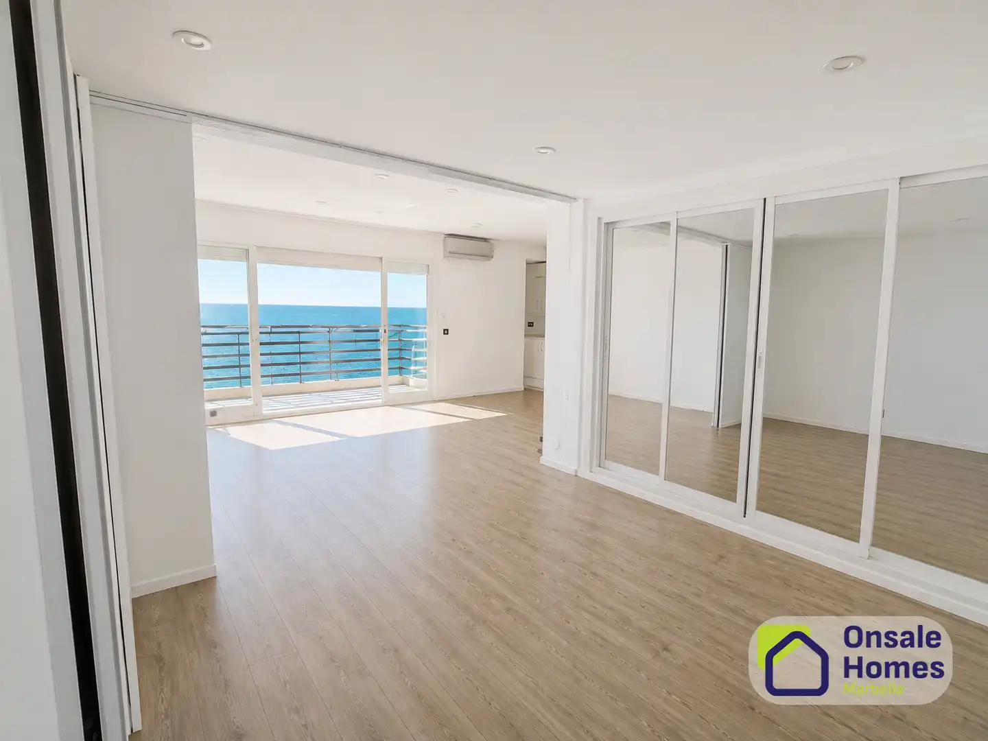 Sala de estar de Piso en venta en Marbella con Aire acondicionado, Terraza y Balcón