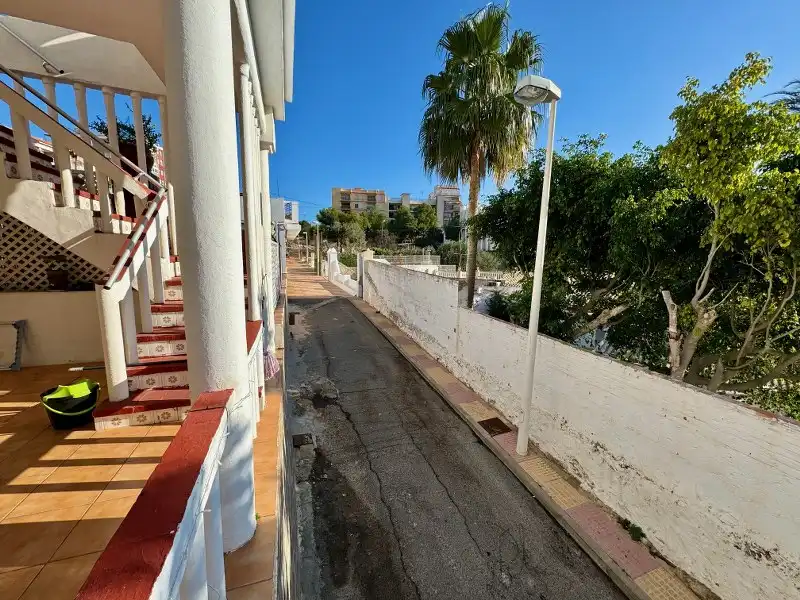 Außenansicht von Erdgeschoss zum Verkauf in Cullera mit Klimaanlage, Heizung und Privatgarten