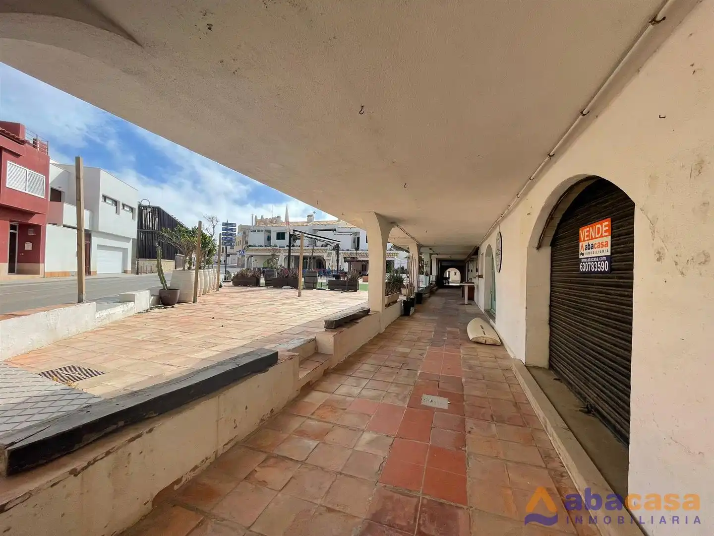 Vista exterior de Local en venda en Cartagena amb Terrassa