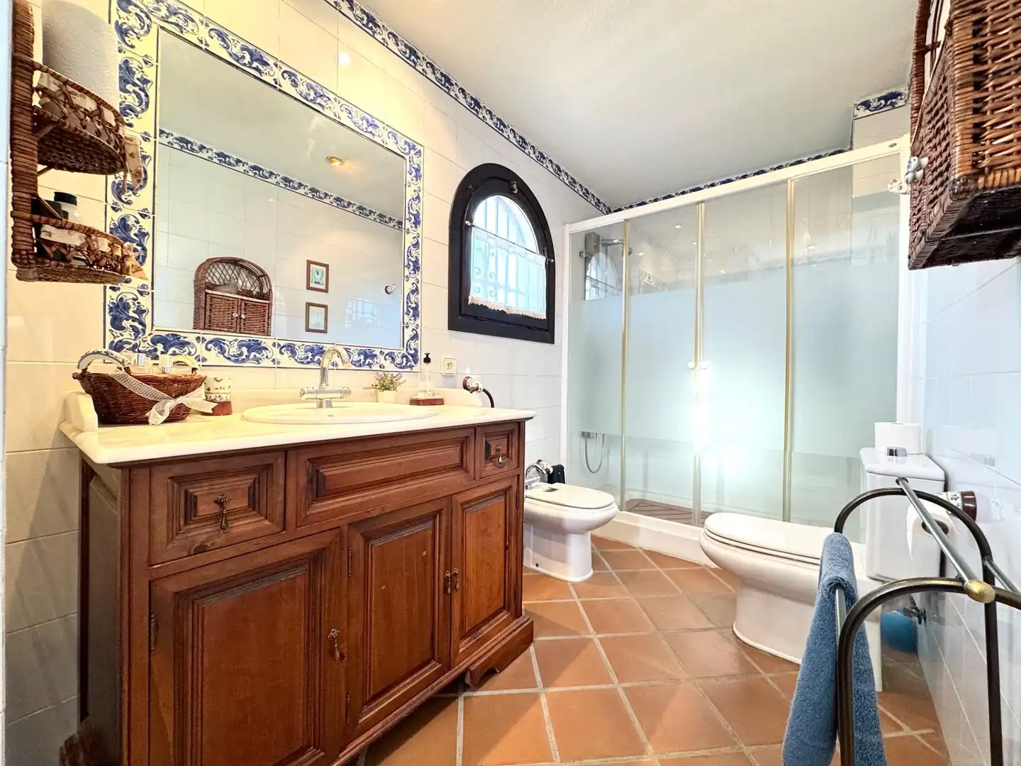 Bathroom of Houses for sale in Mutxamel  with Air Conditioner, Private garden and Terrace