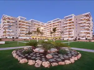 Vista exterior de Àtic en venda en Marbella amb Aire condicionat, Calefacció i Terrassa