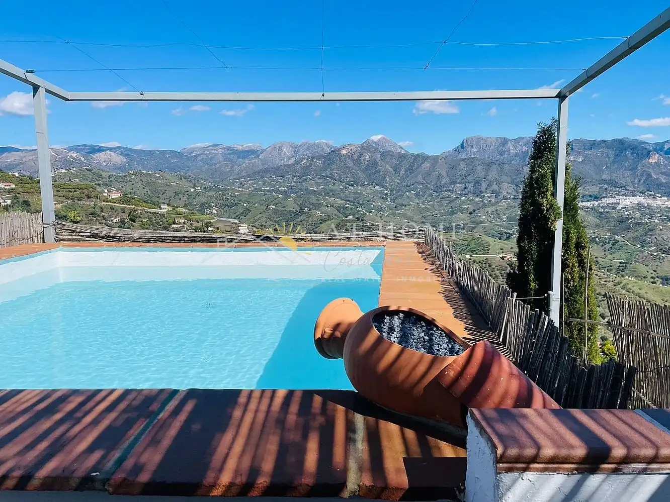 Vista exterior de Casa o chalet de alquiler en Torrox con Piscina