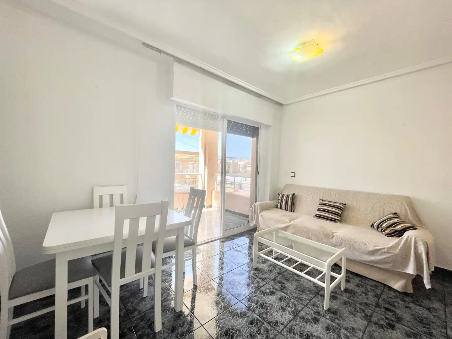 Apartment with pool to rent in Playa de los Locos, imagen 3