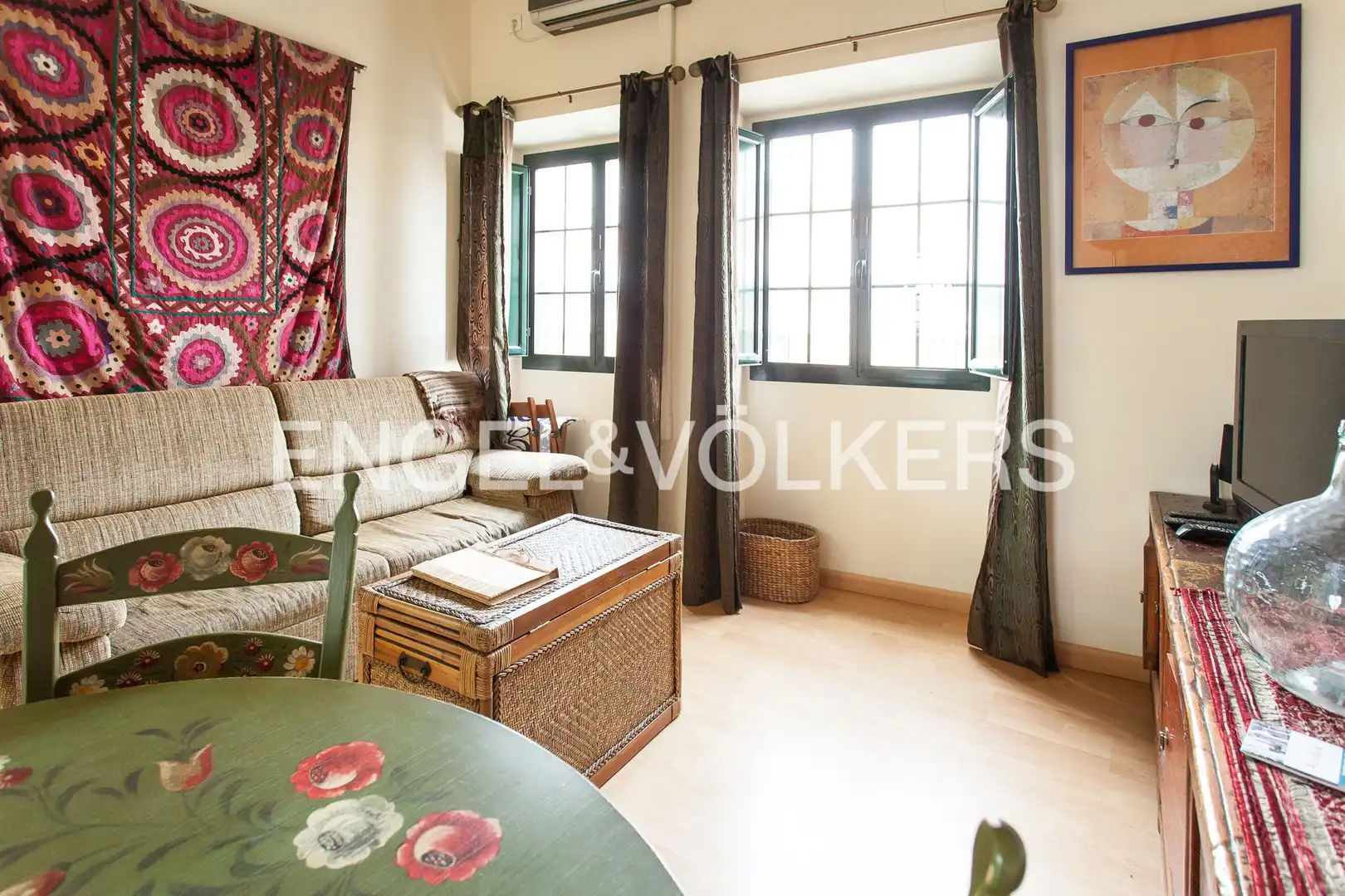 Living room of Flat for sale in Sevilla  with Air Conditioner and Heating