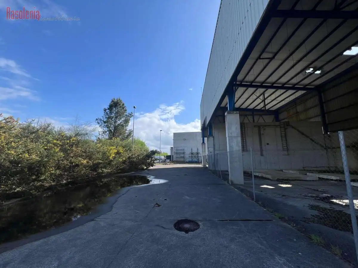 Vista exterior de Nave industrial en venta en Cerceda