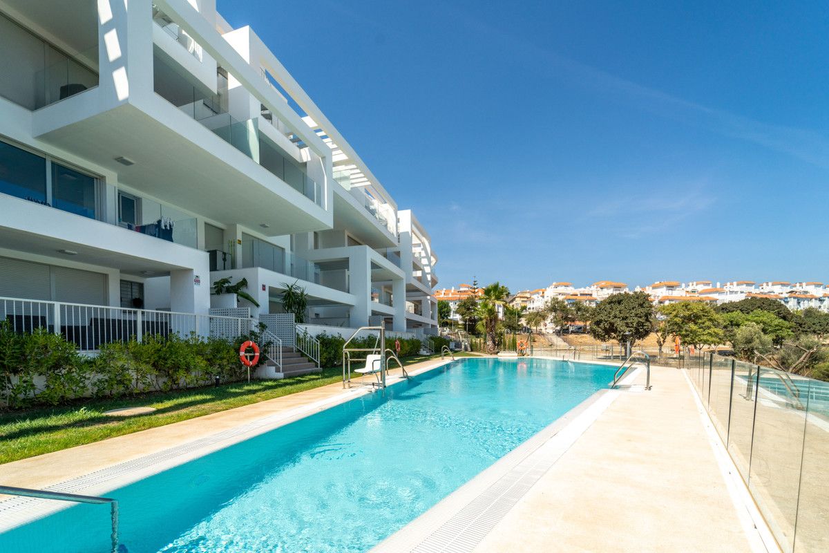 Piscina de Apartament de lloguer en Torremolinos amb Aire condicionat, Terrassa i Piscina comunitària