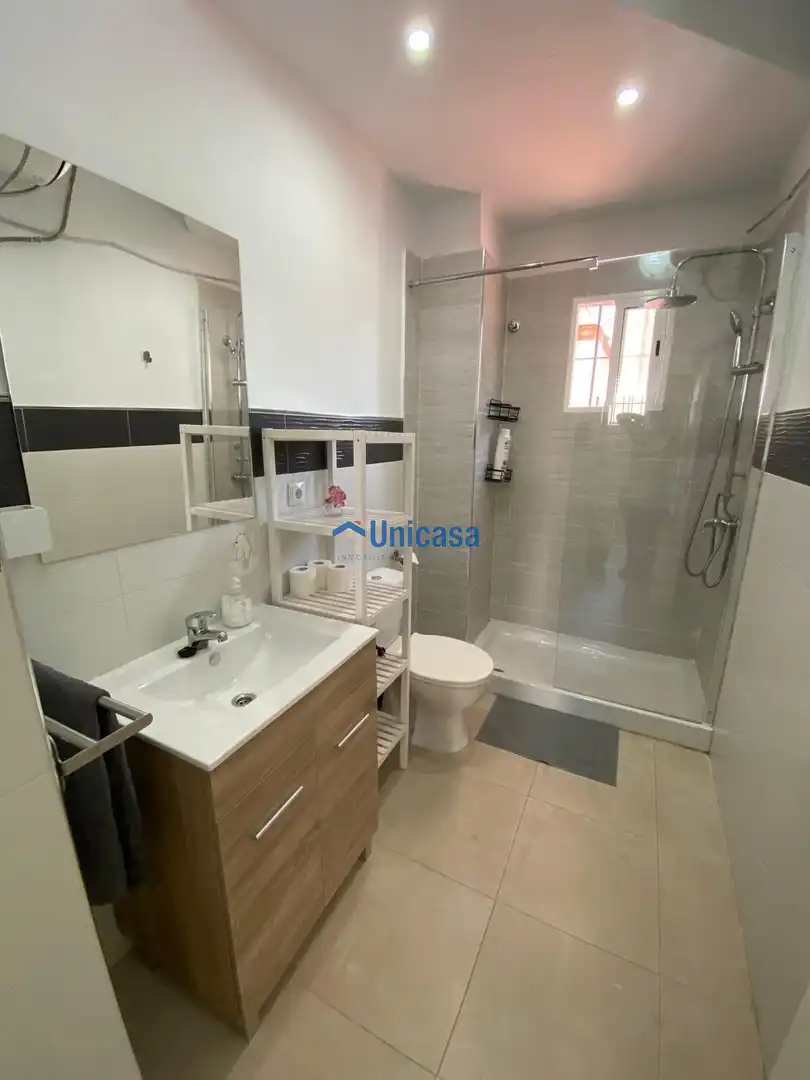 Baño de Apartamento de alquiler en Málaga con Aire acondicionado, Calefacción y Amueblado