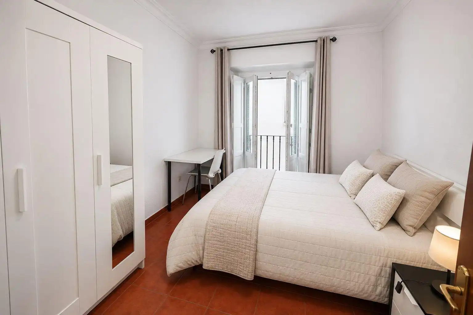 Bedroom of Flat for rent in Madrid  with Heating, Furnished and Balcony