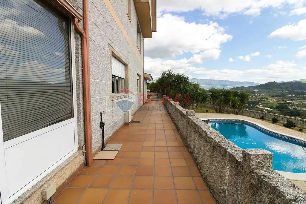 Terrassa de Casa o xalet en venda en As Neves   amb Calefacció, Jardí privat i Parquet