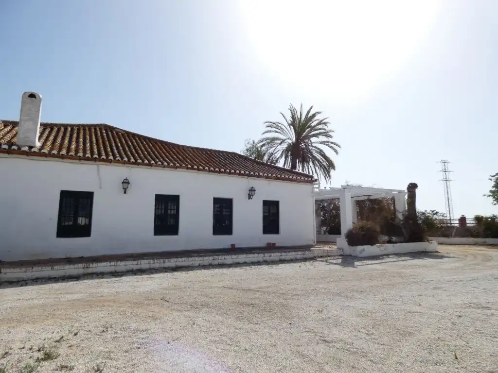 Country homes for sale in Almayate