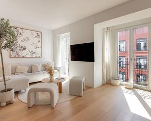 Living room of Flat to rent in  Madrid Capital  with Air Conditioner, Heating and Terrace