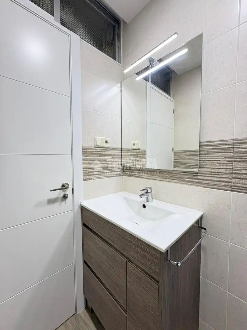 Baño de Piso en venta en Getafe con Aire acondicionado, Calefacción y Terraza
