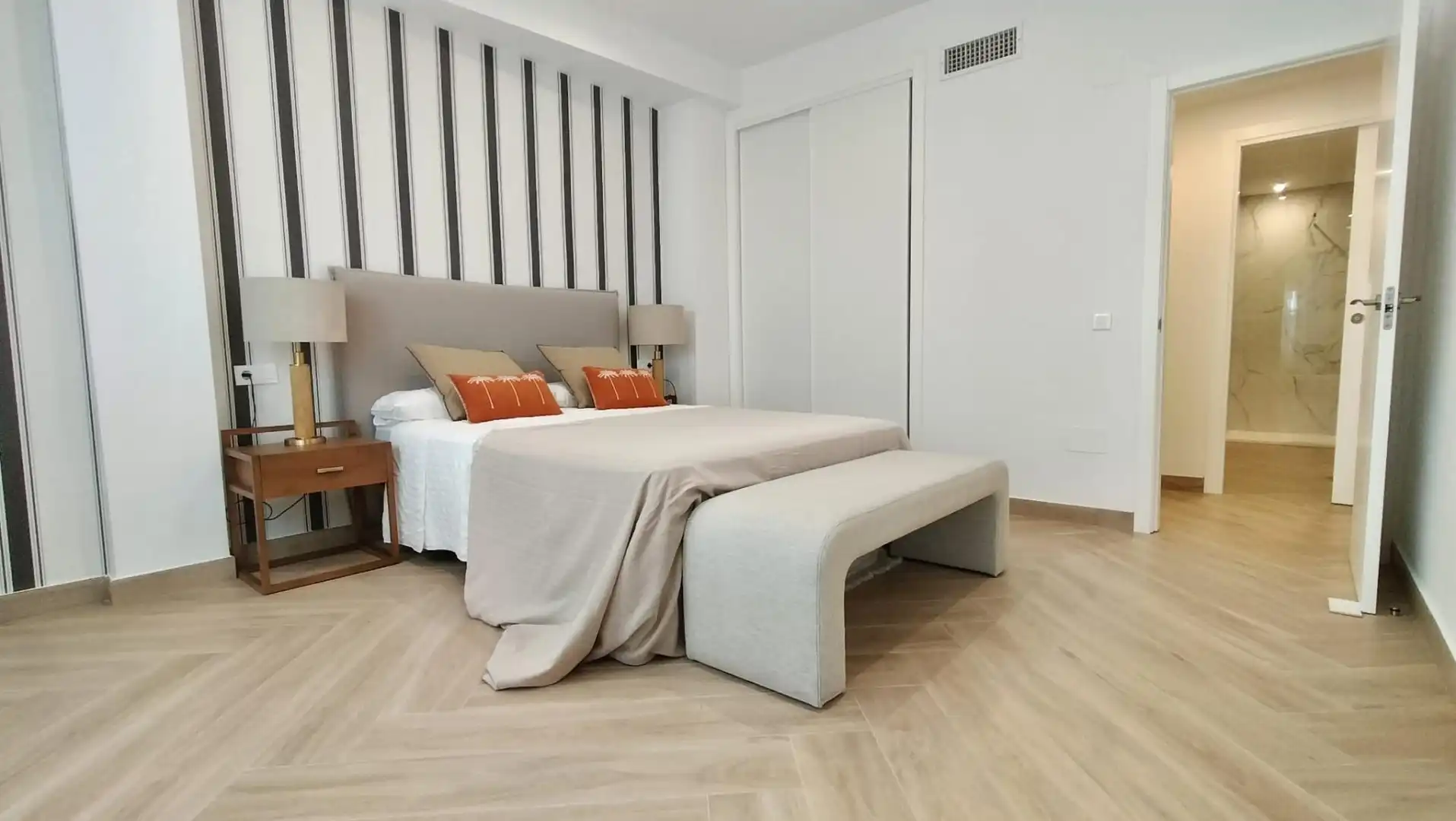 Schlafzimmer von Wohnung zur Miete in Málaga mit Klimaanlage, Heizung und Möbliert