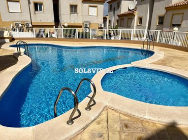Bungalow avec piscine à vendre à Calle de Cádiz
