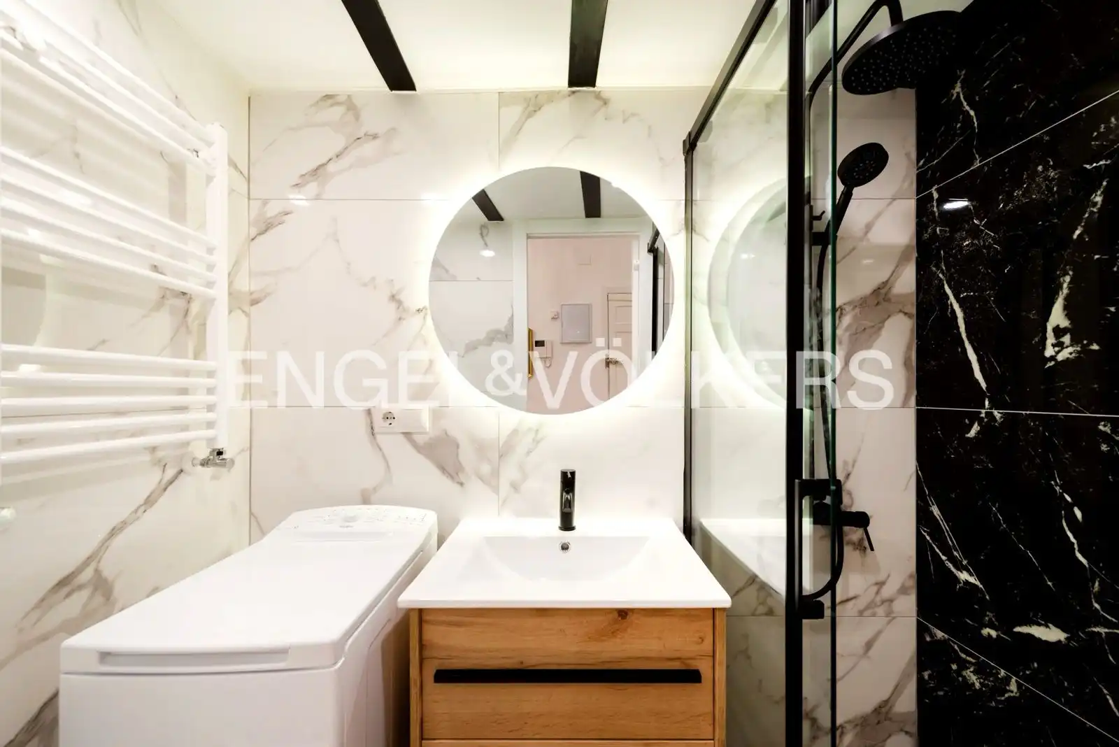 Badezimmer von Erdgeschoss zur Miete in Madrid mit Klimaanlage, Heizung und Möbliert