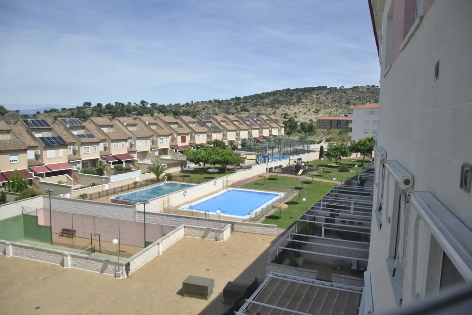 Piscina de Piso de alquiler en Plasencia con Aire acondicionado, Calefacción y Jardín privado