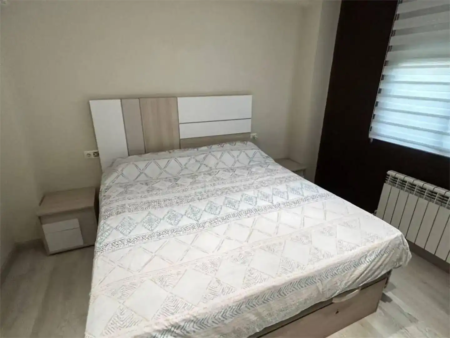 Dormitori de Pis per a compartir en Jaén amb Aire condicionat, Jardí privat i Parquet