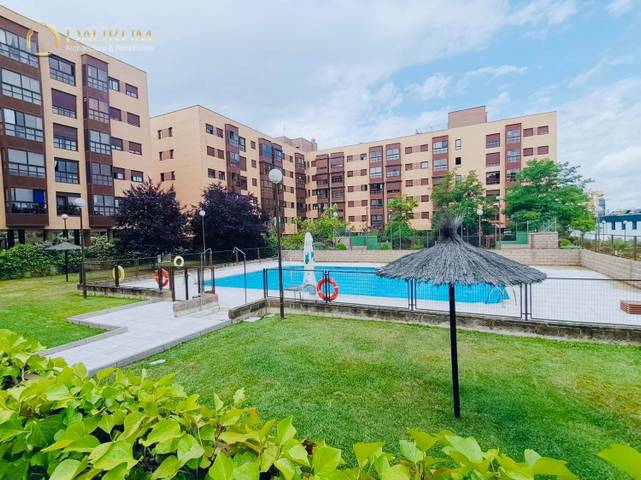 Piso en Venta en CALLE DE PIRRA, 44 en Rejas