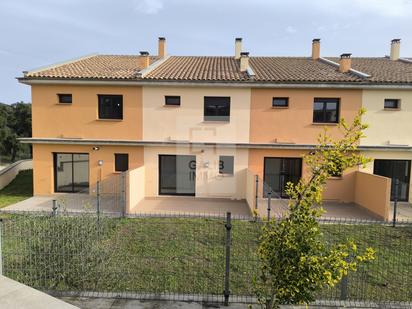 Vista exterior de Casa adosada en venda en Darnius amb Calefacció, Terrassa i Balcó