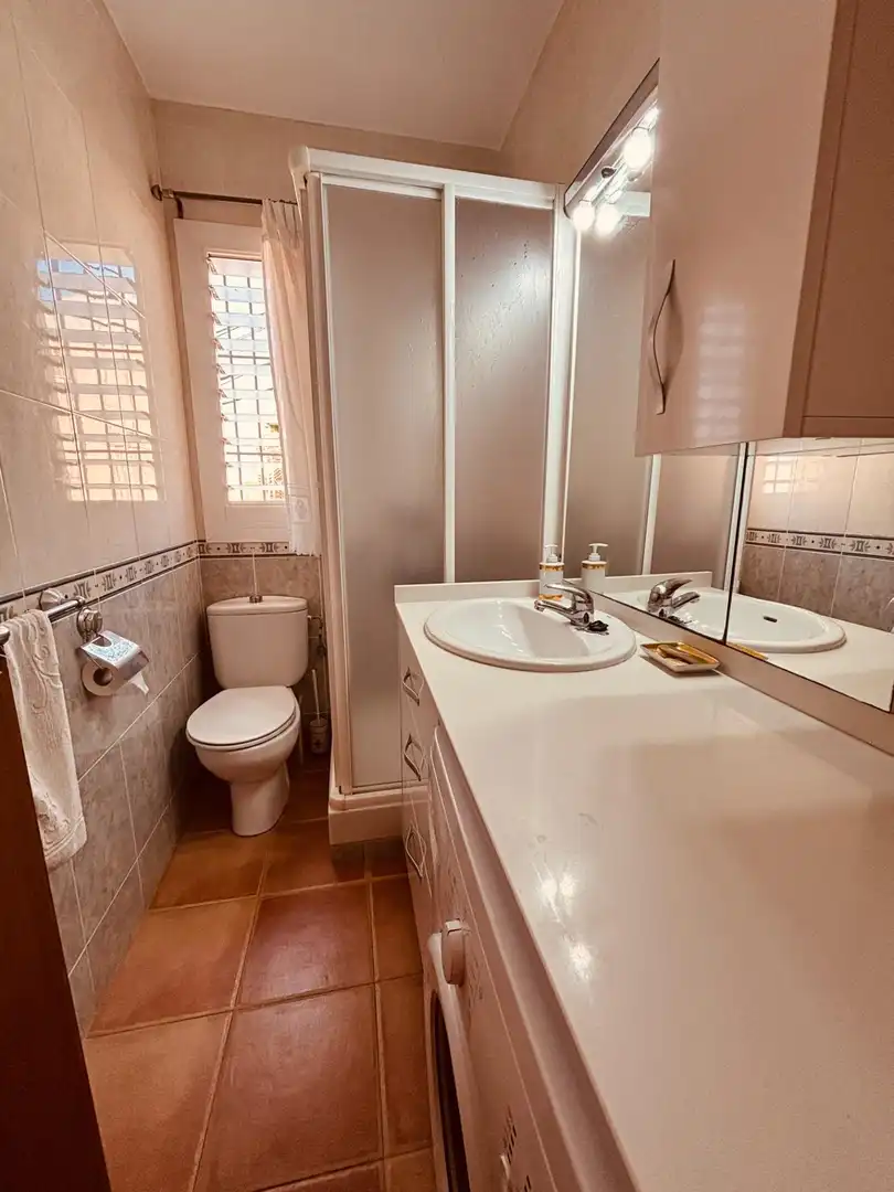 Badezimmer von Wohnungen zum Verkauf in Cartagena mit Klimaanlage, Heizung und Terrasse