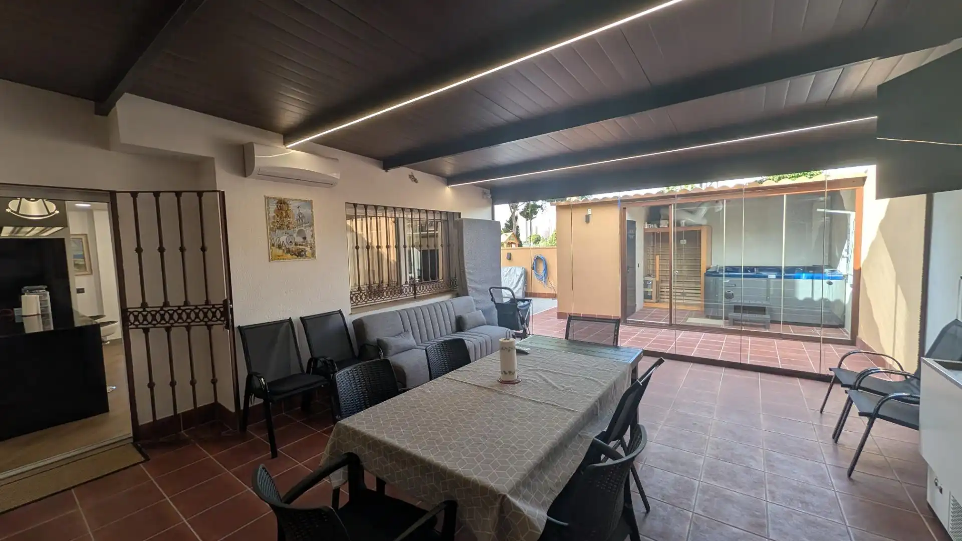 Casa aparellada amb piscina en venda a Rincón de Loix, imagen 6