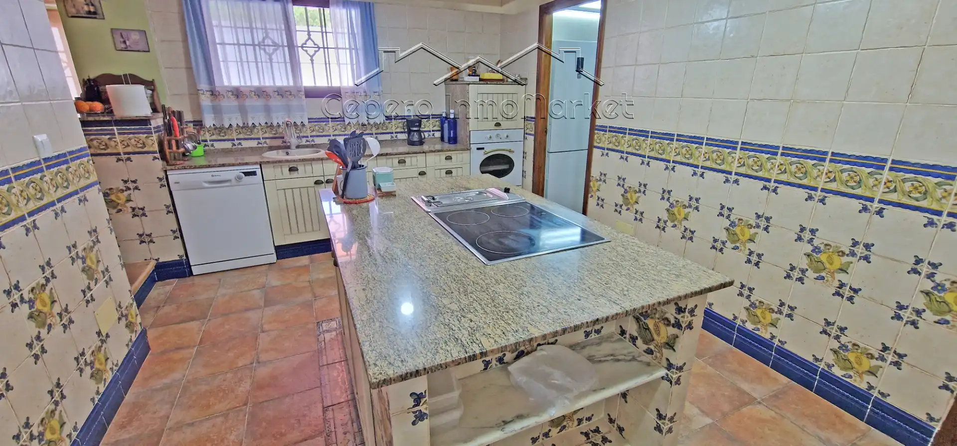 Cuina de Casa o xalet en venda en El Puerto de Santa María amb Aire condicionat, Jardí privat i Piscina