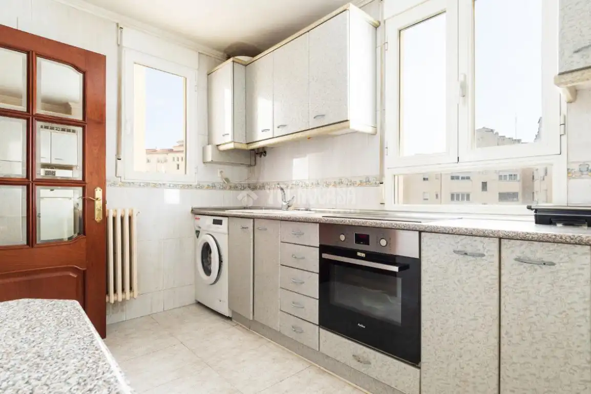 Kitchen of Flat for sale in Zaragoza  with Heating