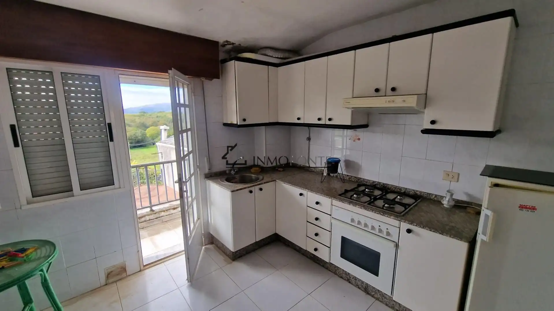 Cuina de Casa o xalet en venda en Forcarei amb Calefacció, Jardí privat i Terrassa
