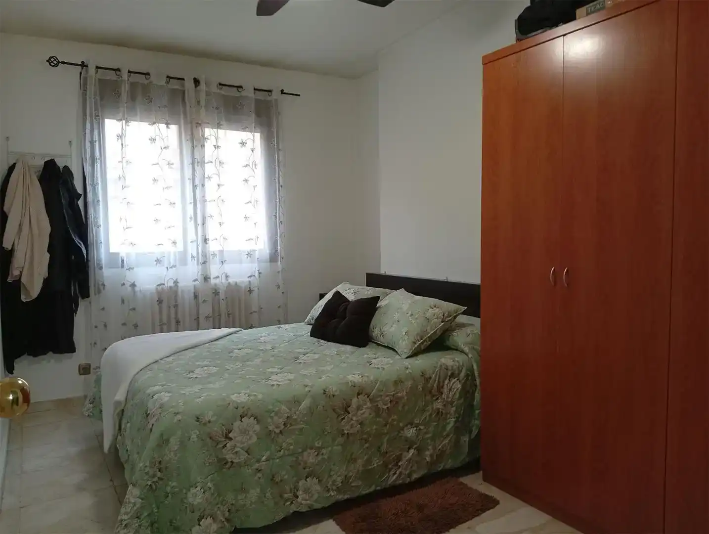 Dormitori de Pis en venda en Baza amb Parquet, Moblat i Forn