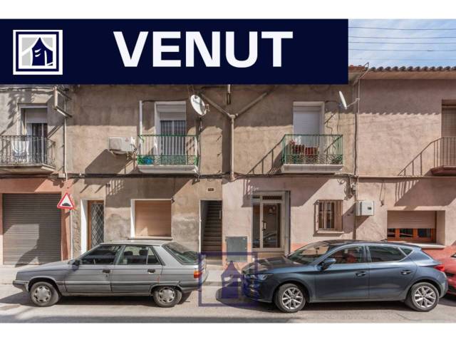 Piso en Venta en Calle Escoles en La Llagosta