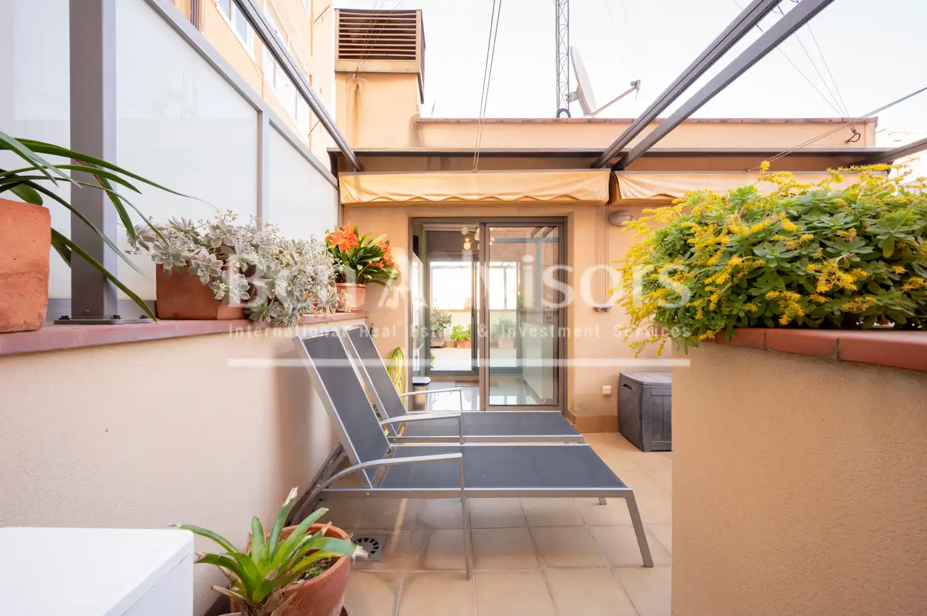 Casa a schiera con terrazza in vendita a Passatge de Puigmadrona, imagen 2