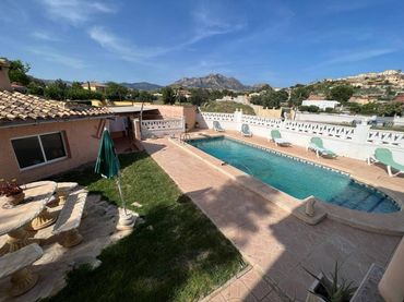 Villa con piscina in vendita a Busot