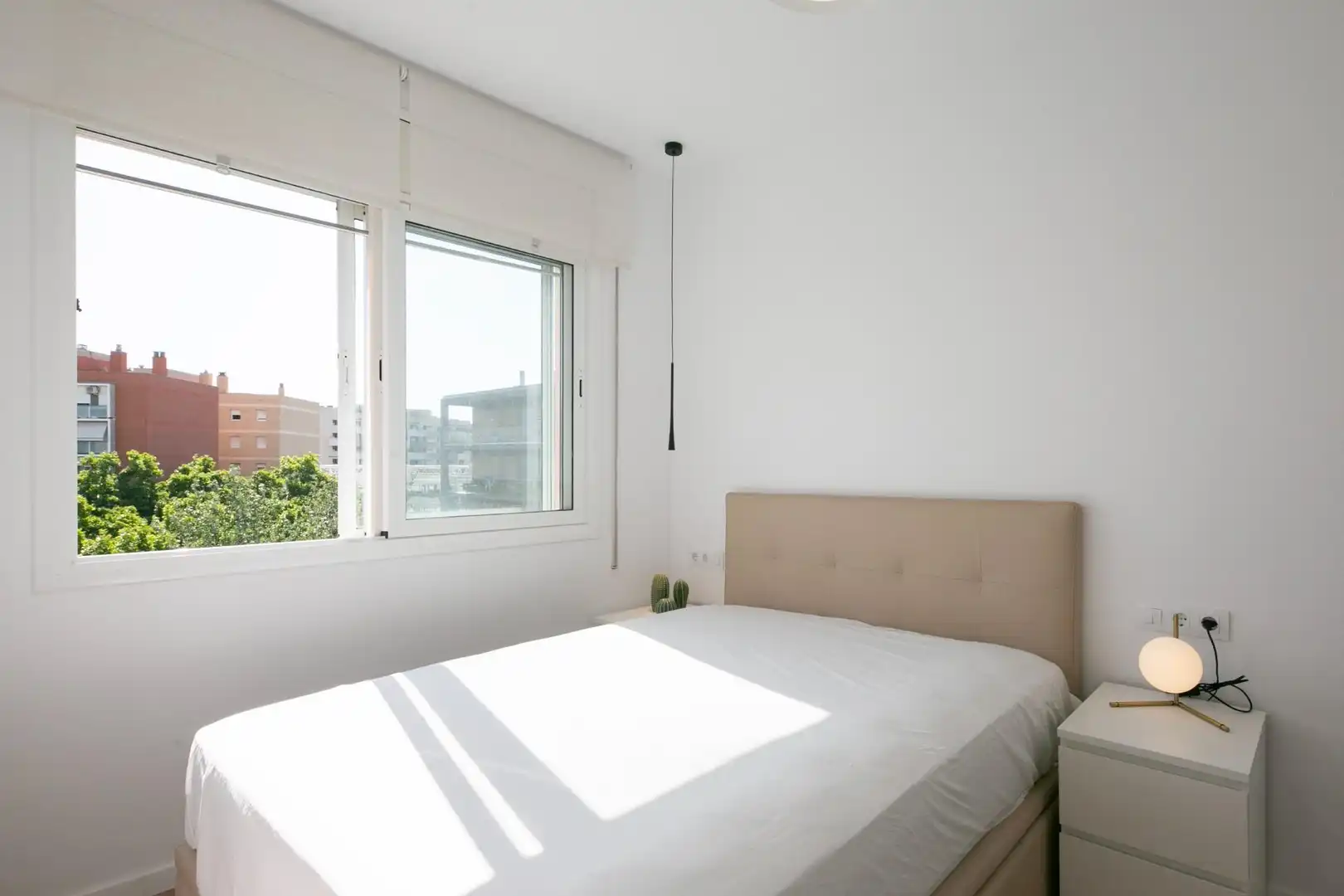 Bedroom of Flat for sale in L'Hospitalet de Llobregat  with Air Conditioner, Heating and Parquet flooring