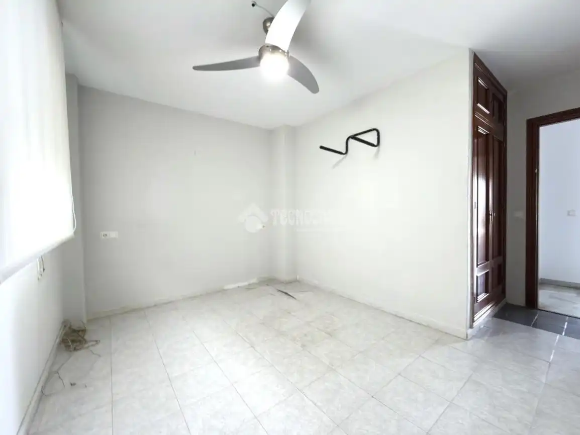 Piso en venta en Málaga con Terraza y Piscina comunitaria